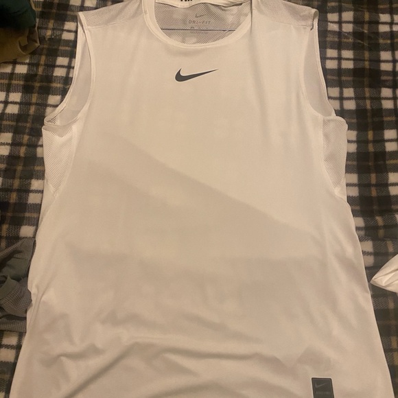 NWOT-Nike Pro Men's Sleeveless Training Top - Picture 3 of 6